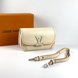 Сумка Louis Vuitton Buci