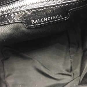 Сумка Balenciaga Le Cagole